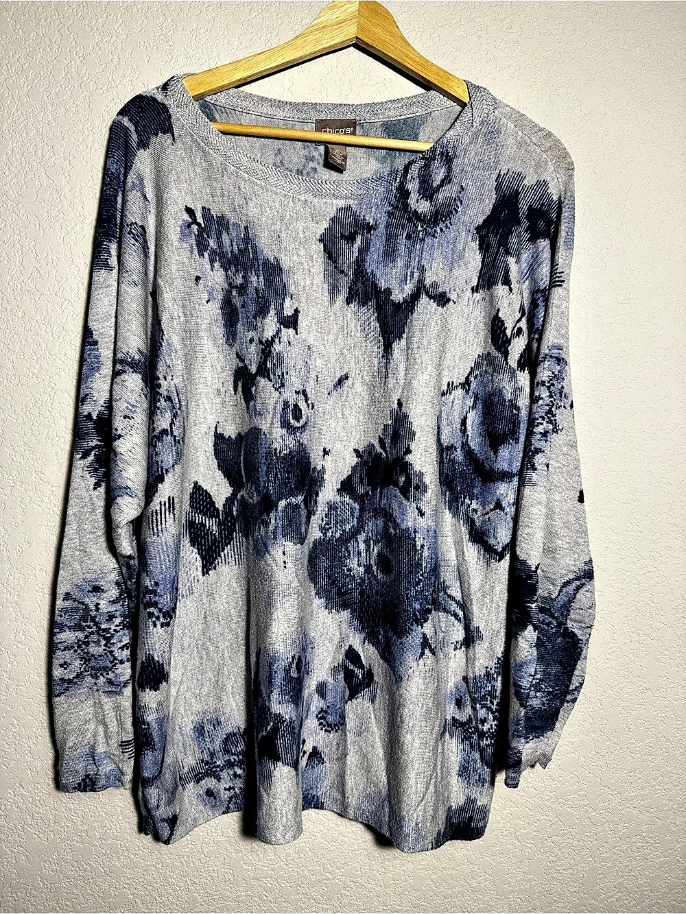 Chico’s Size 3 XL Sweater Blue Gray Abstract Floral Print Lightweight Knit
